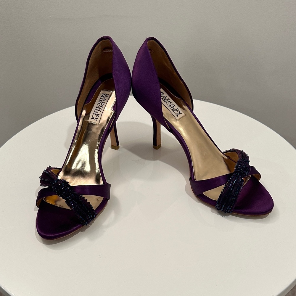 Badgley Mischka River Open Toe Beaded Knot Pumps, color: Plum, Size 8.5 - Picture 2 of 15